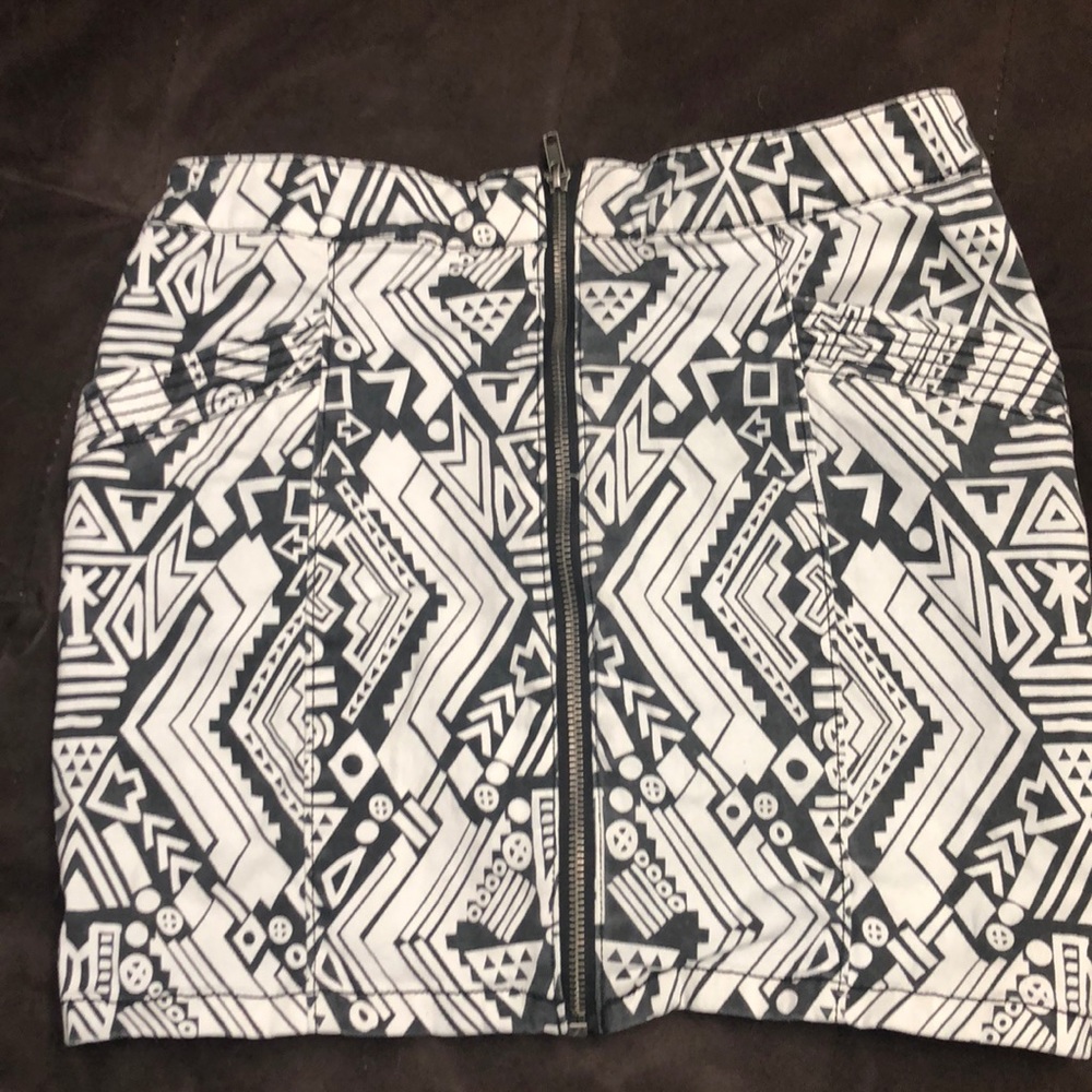 Zip up skirt very cute